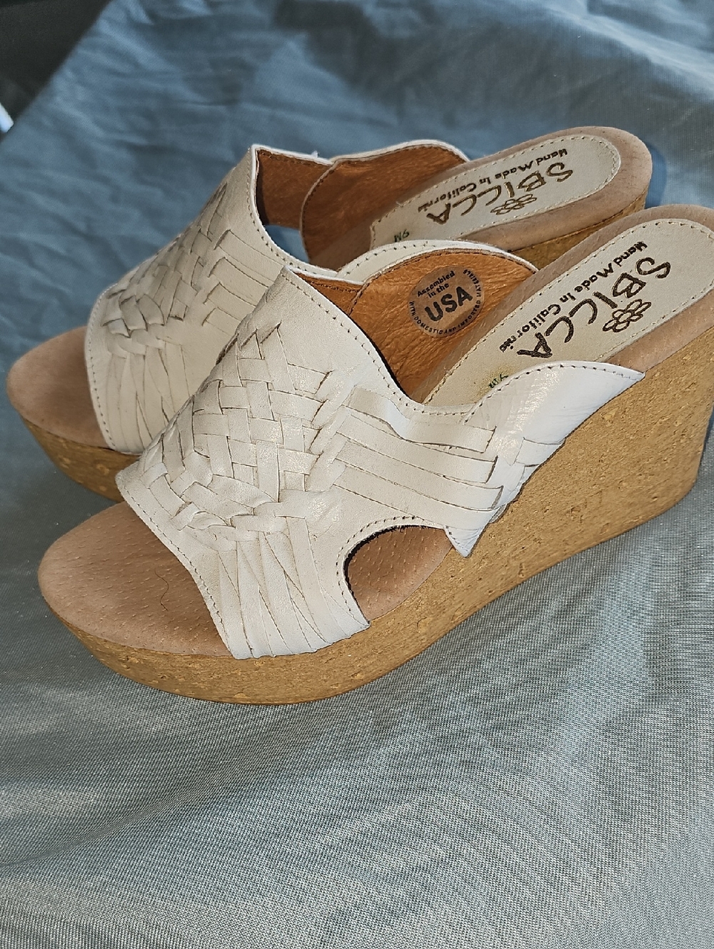 Sbicca White Woven Leather Cork Wedge Mules Size 9 But Fit Like A 8.5 9 3/4 Inch